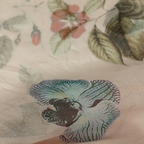 Silk Blouse Pink w Roses Off Shoulder if Desired - Picture 11 of 12